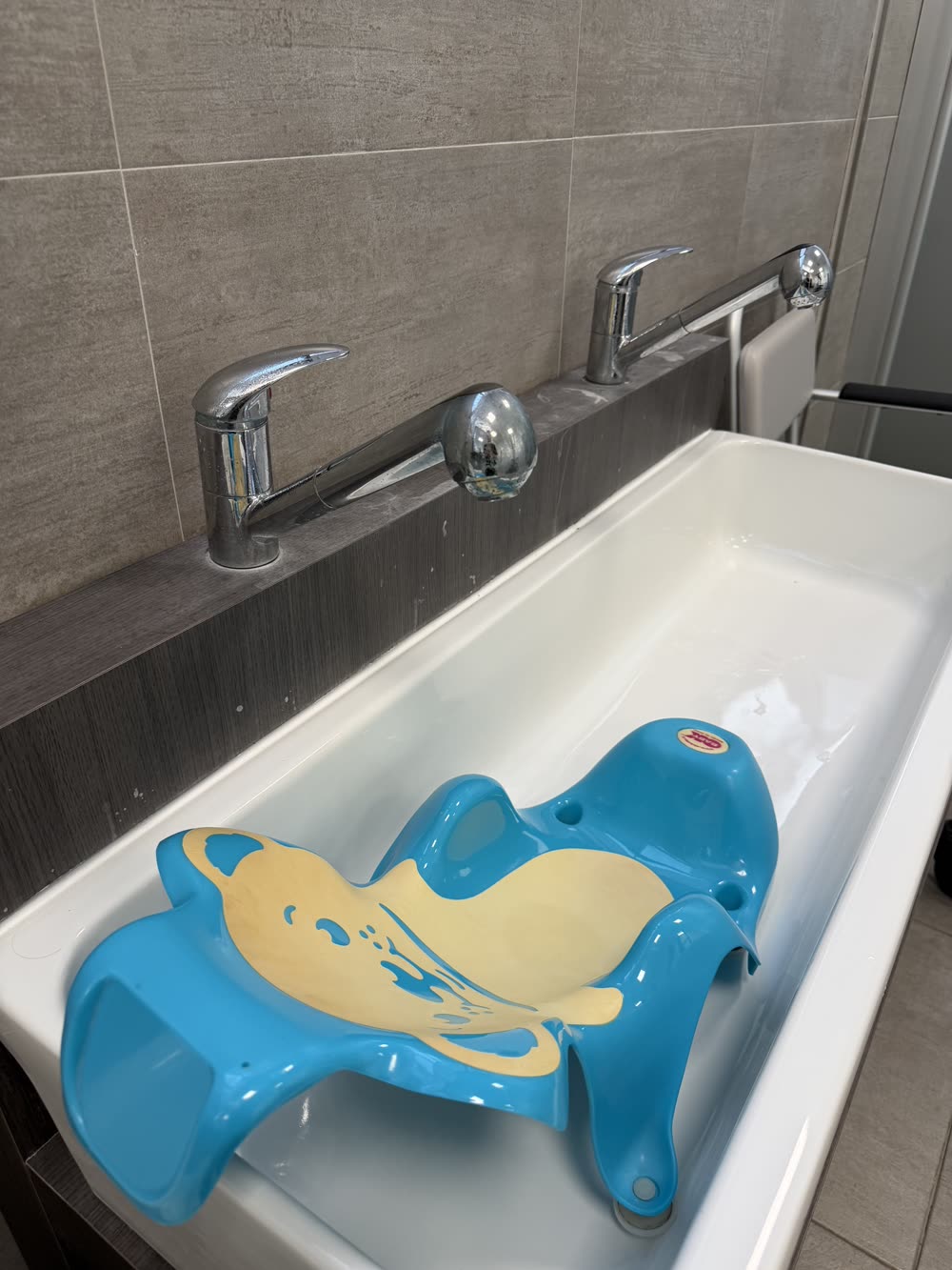 Lavabo baby con riduttore a forma di orsetto